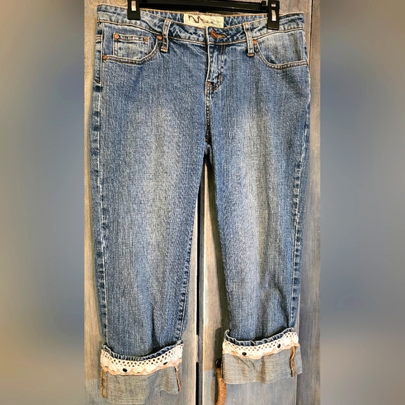 Manhattan Collection Blues Stonewash Cuffed Jeans (4) - Picture 2 of 12
